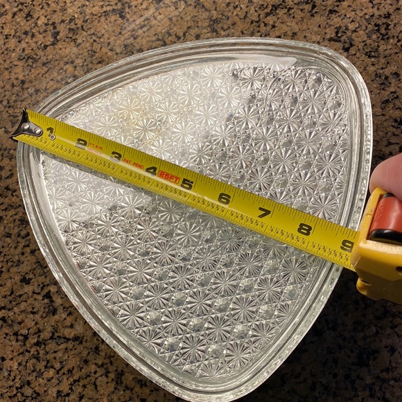 Vtg mid century set of 4 Indiana glass triangle daisy & button luncheon plates - Picture 8 of 9